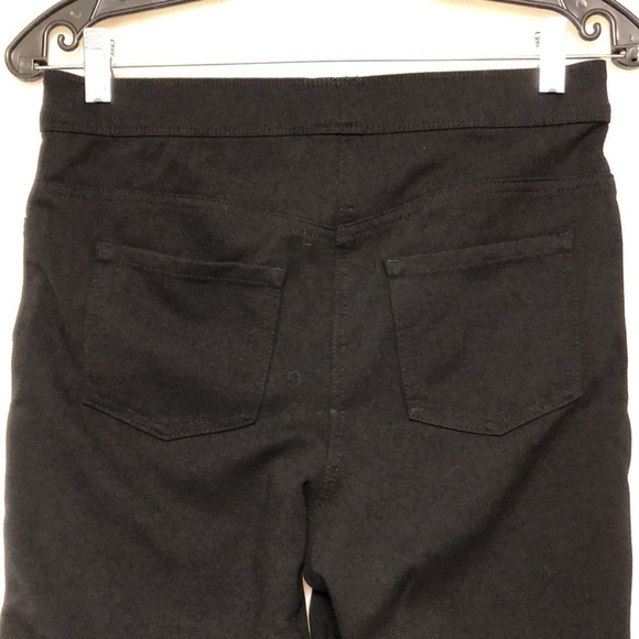 Nygard Capris -> Nygard Capris - Picture 6 of 11